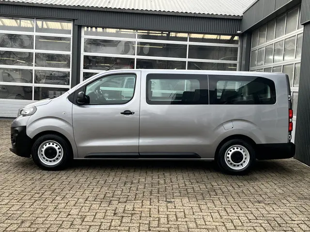 Peugeot Traveller