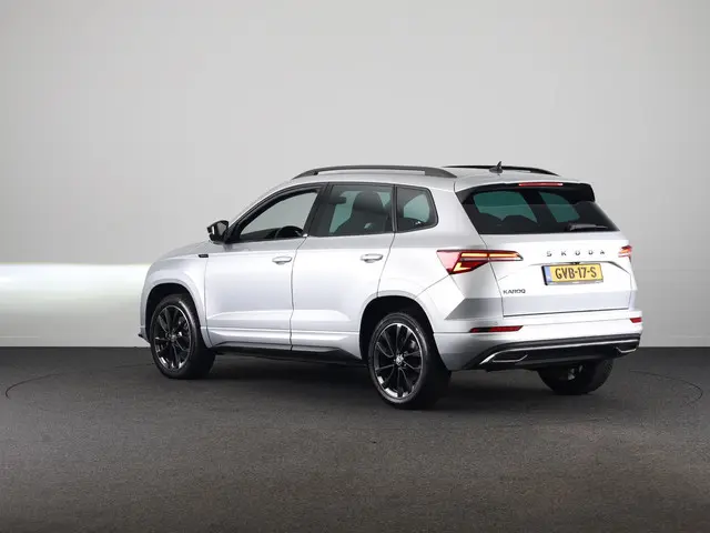 Skoda Karoq 1.5 TSI ACT Sportline Business 150pk | Parkeercamera achter | 18 inch Lichtmetalen velge...