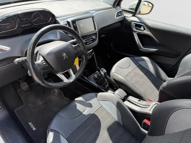 Peugeot 2008 1.2 PureTech Allure Executive- Panoramadak, Leder Interieur, Navigatie, Dynamic Select,...