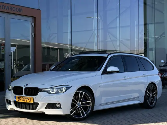 BMW 3-serie Touring 320i M Sport Edition | Pano | Harman / Kardon | Leder | Head-Up | Achteruitrijca...