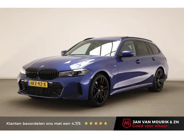 BMW 3-serie Touring 330e | PANORAMADAK | HEAD UP | COMFORT ACCES | DRAADLOZE LADER | CAMERA | 19"