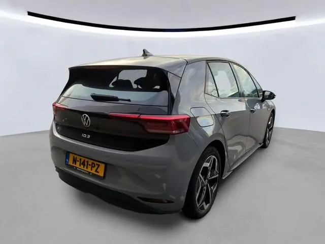 Volkswagen ID.3 Pro S 77 kWh Long Range 204PK | Navigatie | Stoelverwarming | 19" LM velgen |