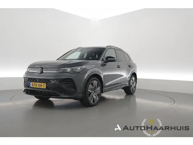 Volkswagen Tiguan 1.5 eHybrid R-Line Edition 272pk | HUD | 360cam | Massage | IQ. Light | Stoel- Stu...