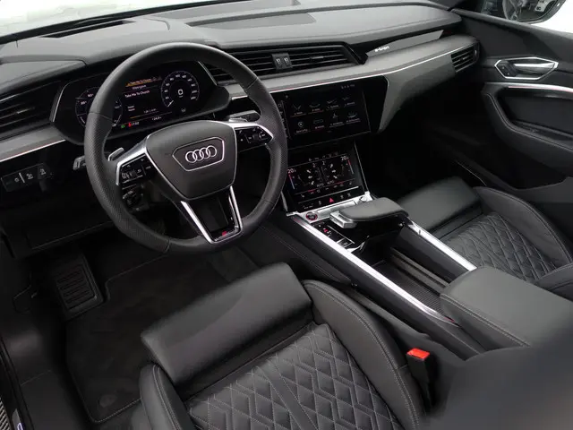 Audi e-tron S Sportback quattro 504pk 95 kWh Competition Adaptive Airsuspension, 360 Graden Camera,B...