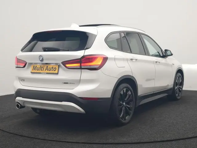 BMW X1 xDrive25e Advantage PHEV 221pk Dealer O.H. | Trekhaak Afn. | Panodak | Head Up | Camera | Har...