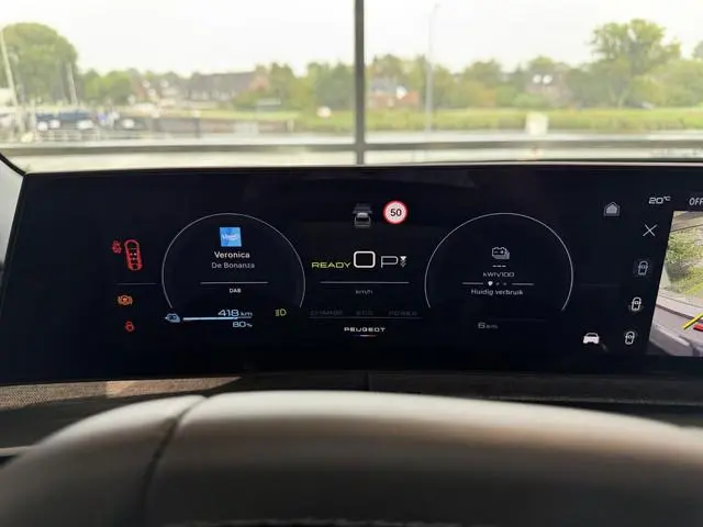 Peugeot e-3008