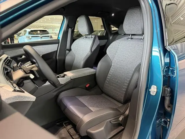 Peugeot e-3008 Allure Avantage 210 73 kWh Nieuwe auto 6 KM | 360 vision | adaptive cruise | stuurver...