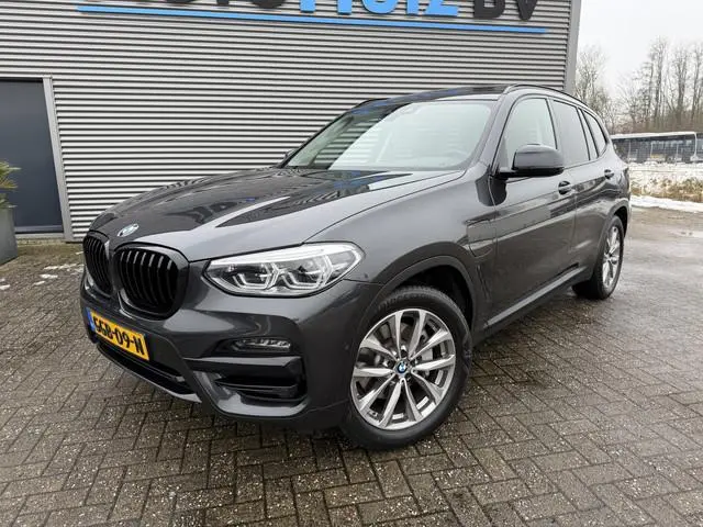 BMW X3 xDrive30e High Executive Leer Panoramadak Trekhaak Adaptieve LED 19 Inch Keyess Entry Head-Up...