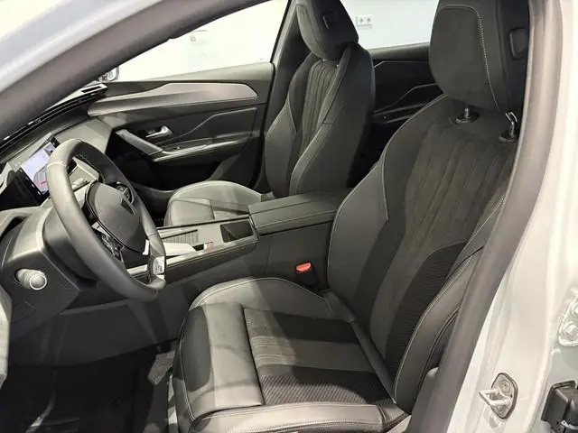 Peugeot e-308