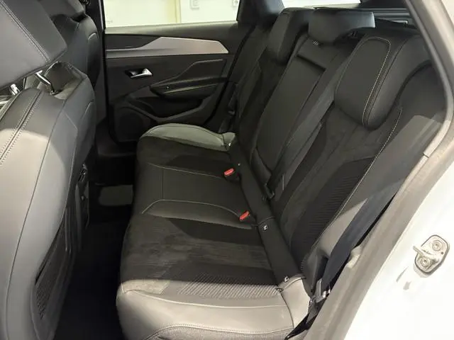Peugeot e-308
