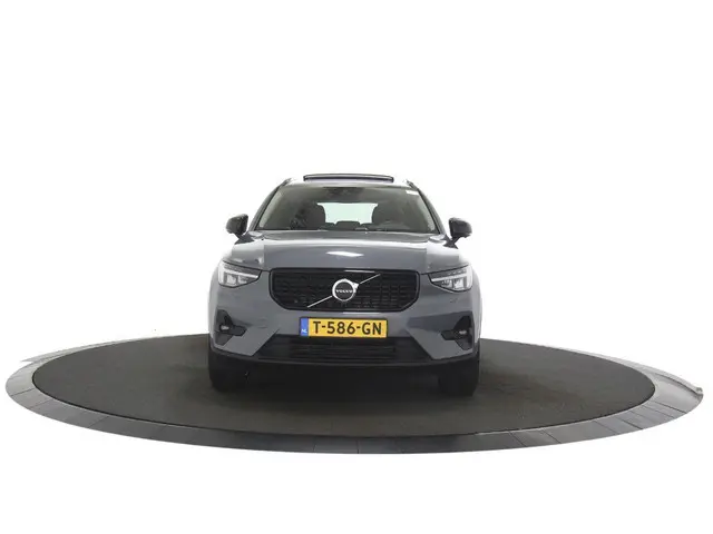 Volvo XC40 1.5 T5 Recharge Inscription Trekhaak / Panoramadak / Navigatie