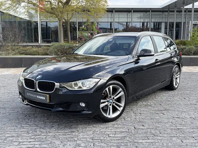 BMW 3-serie Touring 320i Executive Sport / Automaat / Navi / Lm velgen / PDC