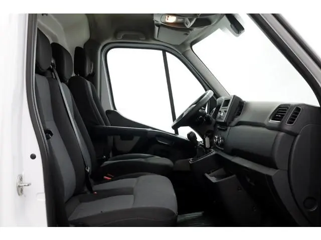 Renault Master T33 2.3 dCi 135pk L2H2 Comfort Airco/Cruise Control 04-2024