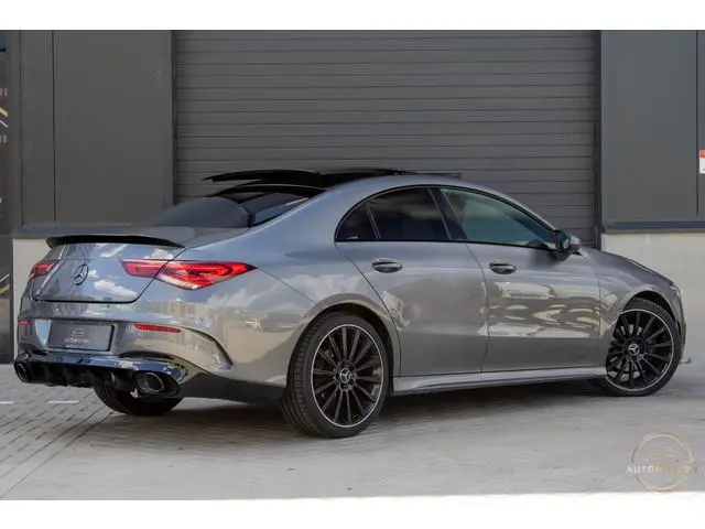 Mercedes-Benz CLA-klasse 180 Premium Plus AMG PANO MEMORY HUD STOELVERWARMING CAMERA DIFFUSER BURMES...