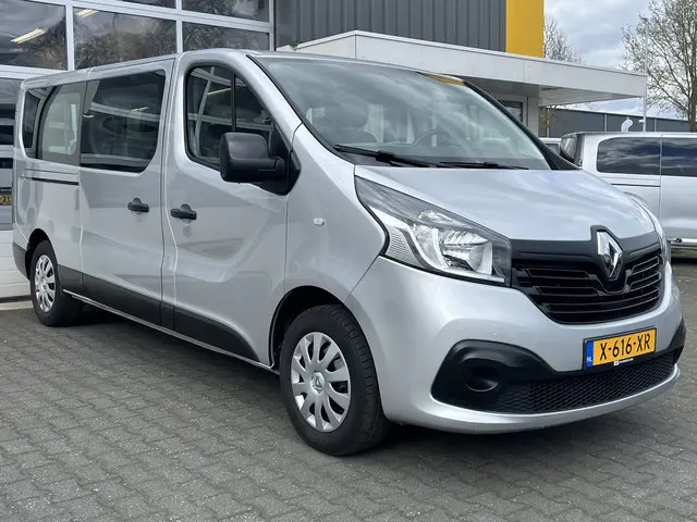 Renault Trafic Passenger 1.6 dCi BTW / BPM vrij Marge Lengte 2 Airco Cruise control Navigatie PDC 1e eigenaar 9 persoons Combi Kombi Passenger Groepsvervoer Taxi Personenbus