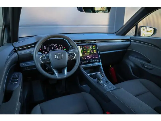 Lexus LBX