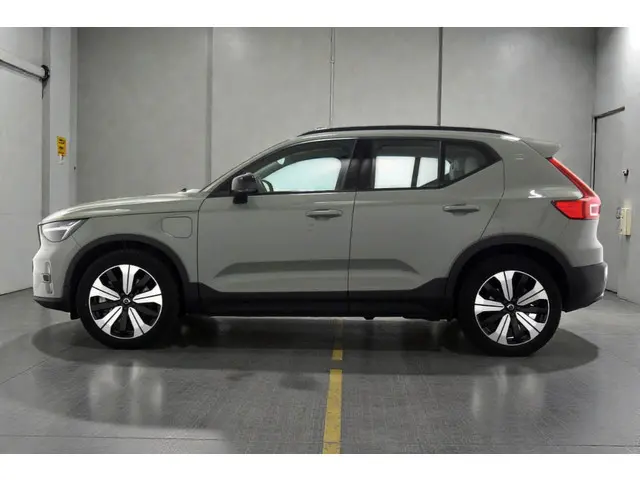 Volvo XC40 1.5 T5 Plug-in Hybrid 193kW/262pk DCT7 Ultimate Dark FACELIFT! PANORAMADAK + HARMAN/KARDO...