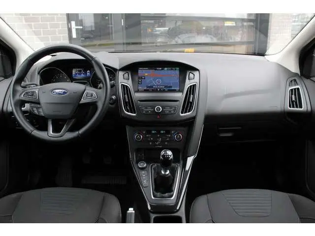 Ford Focus 1.0 Titanium Edition / Navigatie / PDC / N.A.P.