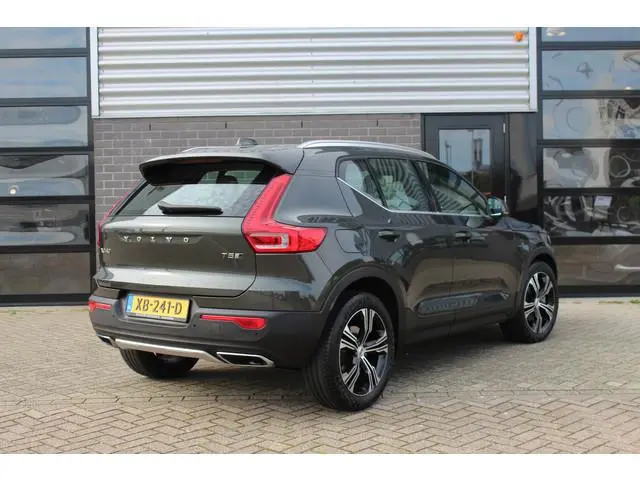 Volvo XC40 2.0 T5 AWD Inscription / Camera / LED / 248PK / N.A.P.