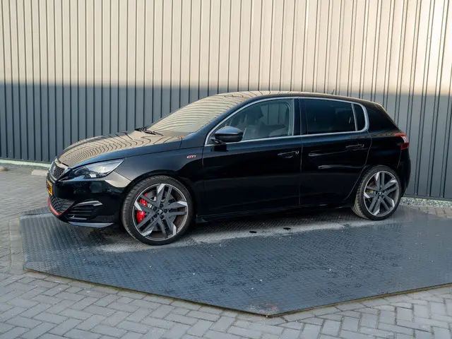 Peugeot 308 1.6 e-THP GTi 270 | Denon audio | Panodak | Camera | Stoelmassage | Prijs Rijklaar!!