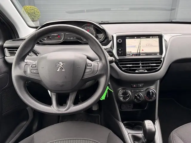 Peugeot 208 1.2 PureTech Blue Lion Dealer Onderhouden,Navi,Trekhaak,5 Deurs,Pdc,Airco,Cruise,D-riem...