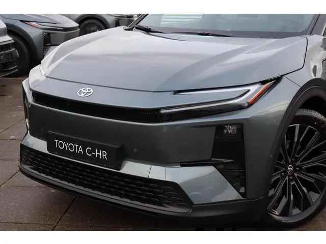 Toyota C-HR+