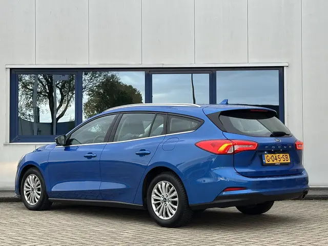 Ford Focus Wagon 1.0 EcoBoost Titanium Business l Keyless l ACC l Trekhaak l CarPlay l