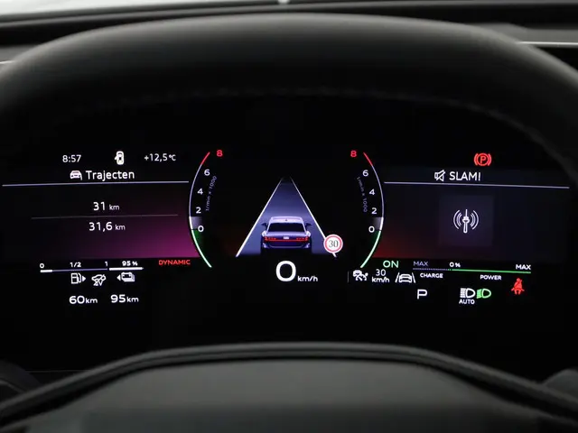 Audi A6 Limousine e-hybrid 299 pk quattro S edition | Edition one | Tech plus | Rode remzadels