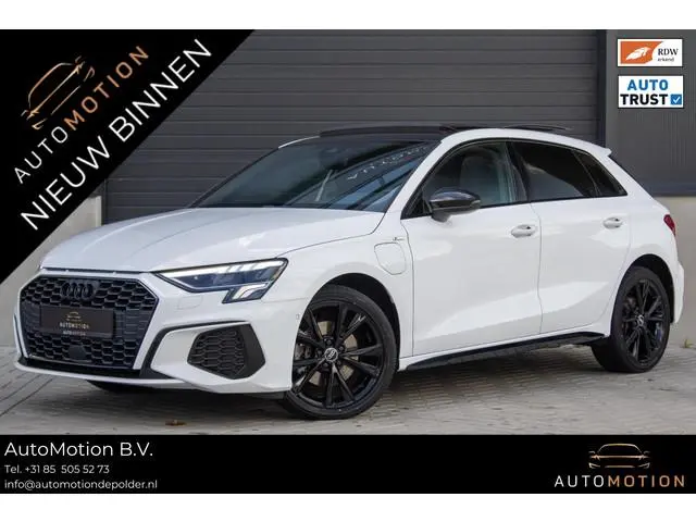 Audi A3 Sportback 40TFSIe Sline Pano Camera Maxton Keyless Stoelverwarming