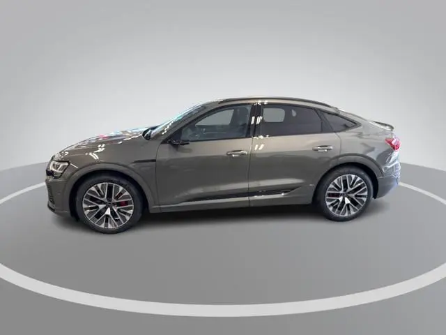 Audi Q8 Sportback e-tron 55 quattro S Edition 408pk / 115 kWh · SOH 93,2% · Panoramadak · Luchtverin...