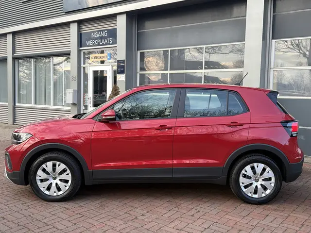 Volkswagen T-Cross 1.0 TSI 95pk 2024 Rood 250KM NIEUW !!