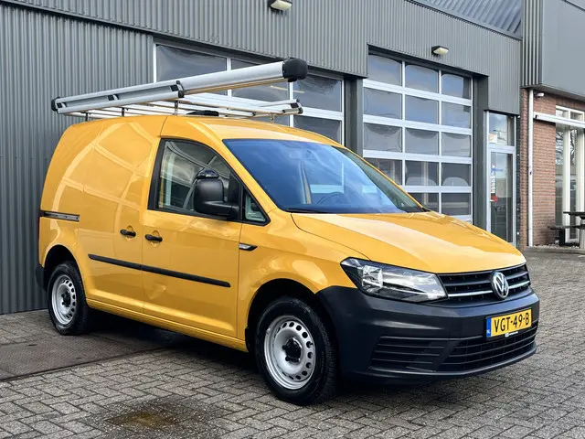 Volkswagen Caddy 2.0 TDI L1H1 Imperiaal Airco Cruise controle Trekhaak 1400kg trekgewicht Parkeersen...
