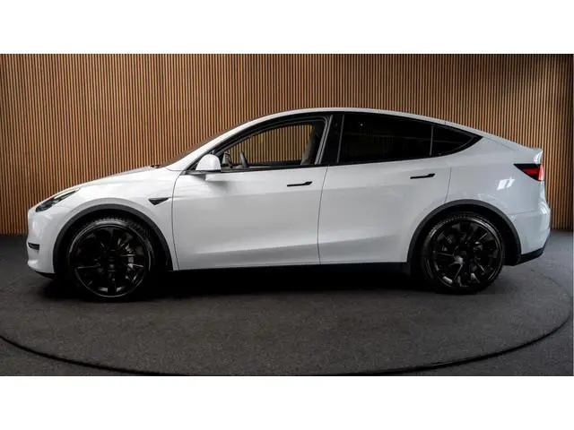 Tesla Model Y SOH: 95,8% Navi 360° Leer ACC Autopilot PDC Elektr. achterklep Stoelverwarmimg voor en...