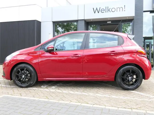 Peugeot 208 1.2 PureTech Blue Lion | Apple carplay/Android auto | DAB | Cruise controle