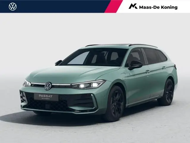 Volkswagen Passat Variant R-Line Edition 1.5 eHybrid 204 PK versn. DSG · Black Style Pakket · Trekha...