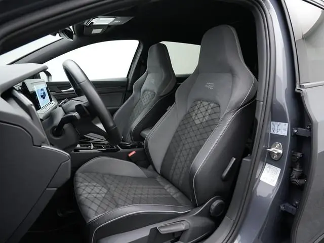 Volkswagen Golf Variant 1.5 eTSI 150 pk DSG R-Line Business | Achteruitrijcamera | Stuur-/stoelverwa...
