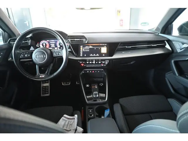 Audi A3 Limousine 30 TFSI S Edition Virtual Cockpit Adaptieve Cruise Led Clima Carplay Inruil Mogeli...