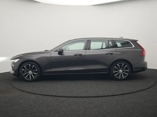 Volvo V60 T6 AWD Core Bright LONG RANGE Plug In Hybrid 350pk Dealer O.H. PHEV | Camera | Lederen Spo...