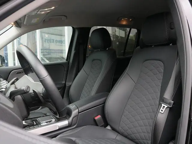 Mercedes-Benz GLB 250 4MATIC 7p. | Trekhaak | Widescreen