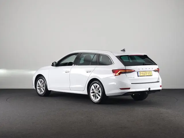 Skoda Octavia Combi 1.0 TSI Business Edition Plus 110 pk | Navigatie | Trekhaak | Parkeersensoren |...