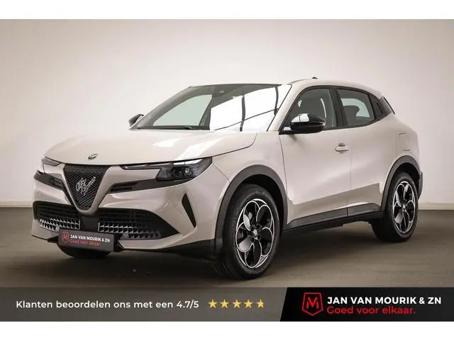 Alfa Romeo Junior Elettrica Speciale 54 kWh | DAB | APPLE | PDC | 18"