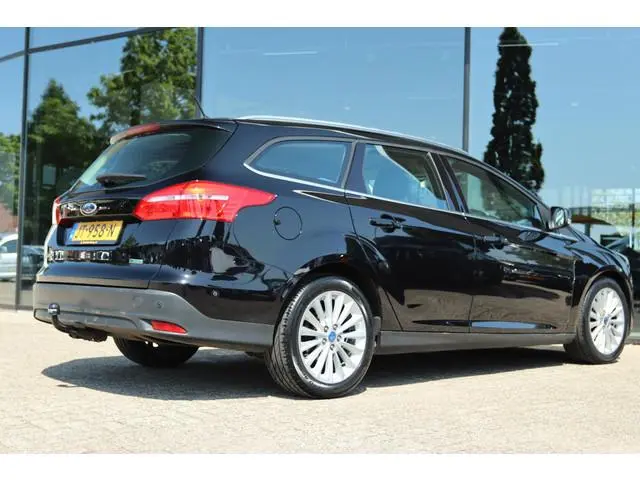 FORD FOCUS WAGON 1.0 TITANIUM | NAVI | VOORUITVERW. | TREKHAAK | PDC |