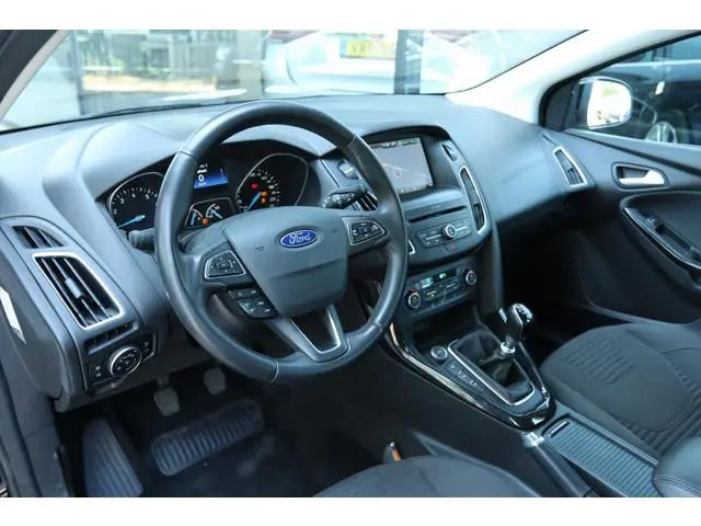 FORD FOCUS WAGON 1.0 TITANIUM | NAVI | VOORUITVERW. | TREKHAAK | PDC |