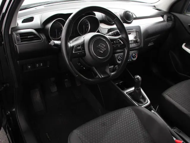 Suzuki Swift 1.2 Club Smart Hybrid | Navigatie | Apple Carplay/Android Auto | Airco | Cruise Control...