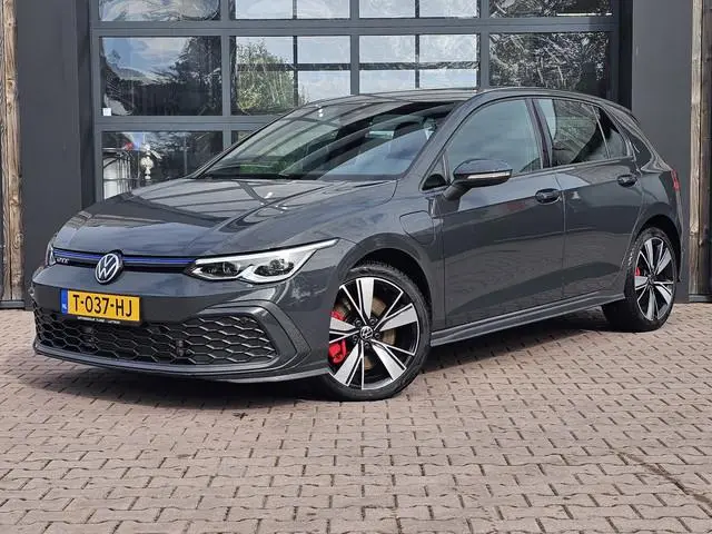 Volkswagen Golf 1.4 eHybrid GTE | LED | ACC | Sporstoelen | V/irtual | Navi | App-connect | All-seas...