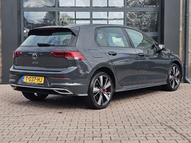 Volkswagen Golf 1.4 eHybrid GTE | LED | ACC | Sporstoelen | V/irtual | Navi | App-connect | All-seas...