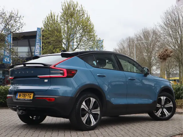 Volvo C40 Recharge Twin Intro Edition 78 kWh Navi / Trekh / Pano / 360Camera / Carplay / Stuur-Stoel...