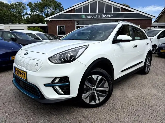 Kia e-Niro DynamicLine 64 kWh SOH 95.8%, Trekhaak, Camera, App Connect