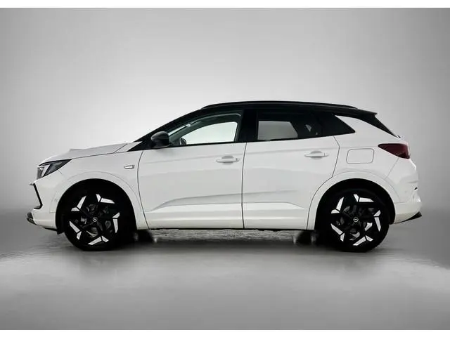 Opel Grandland 1.6 Turbo Plug-In Hybrid 4x4 GSe | Stoel verwarming | Camera | GSE |