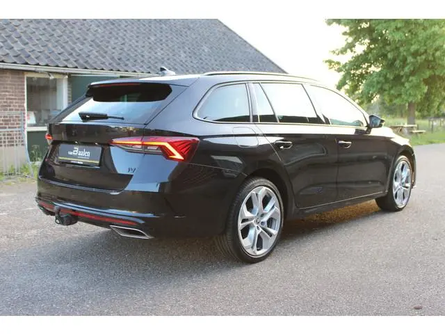 ŠKODA Octavia Combi 1.4 TSI RS iV PHEV Business SOh 95,6% LEER NAVI FULL LED TH 107000KM!!!